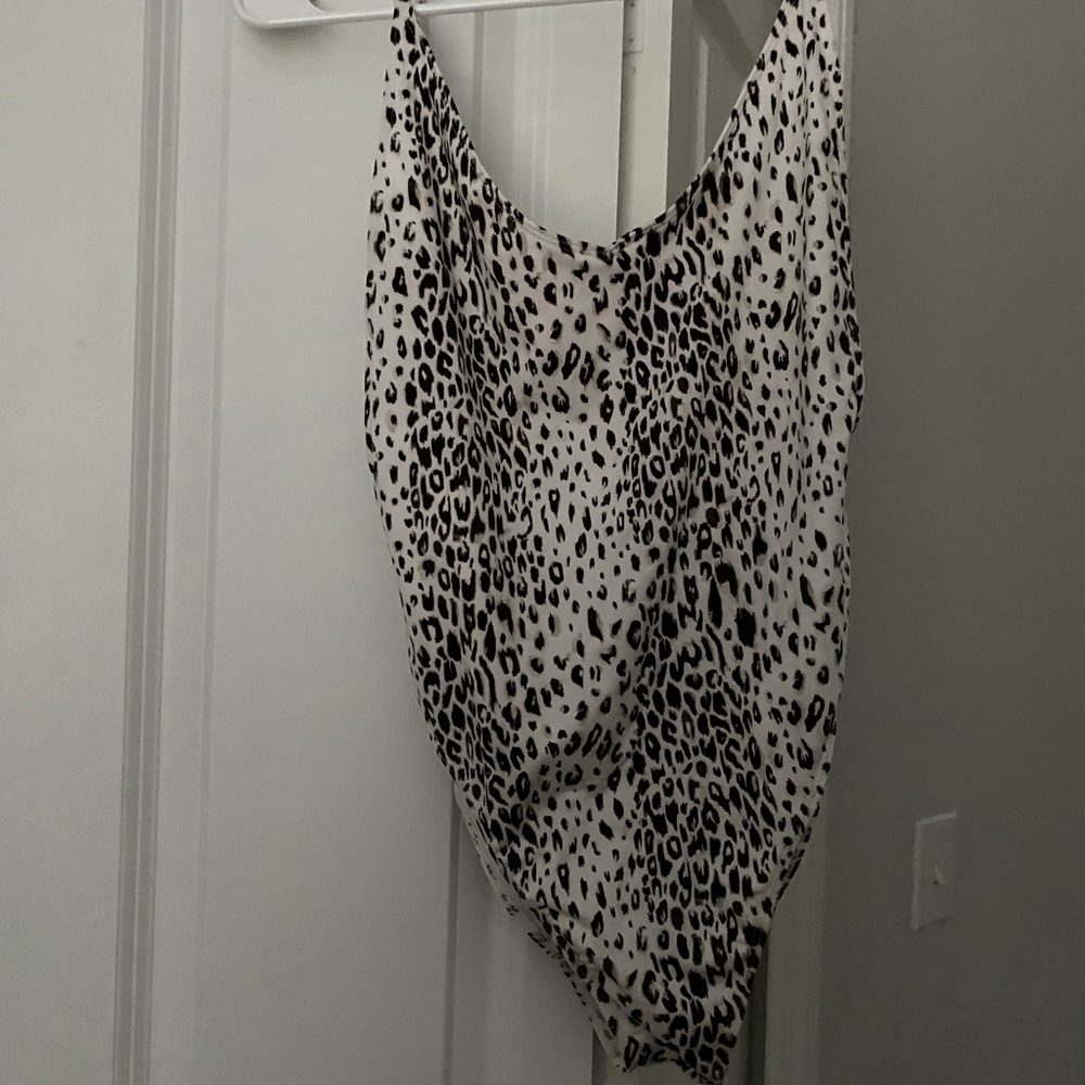Leopard swimsuit !